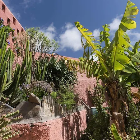 Caliborna Villa *